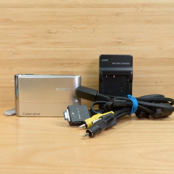 Sony Cyber-shot DSC-T70 / 8.1MP Digital Camera / Touchscreen / Tested - Picture 1 of 10